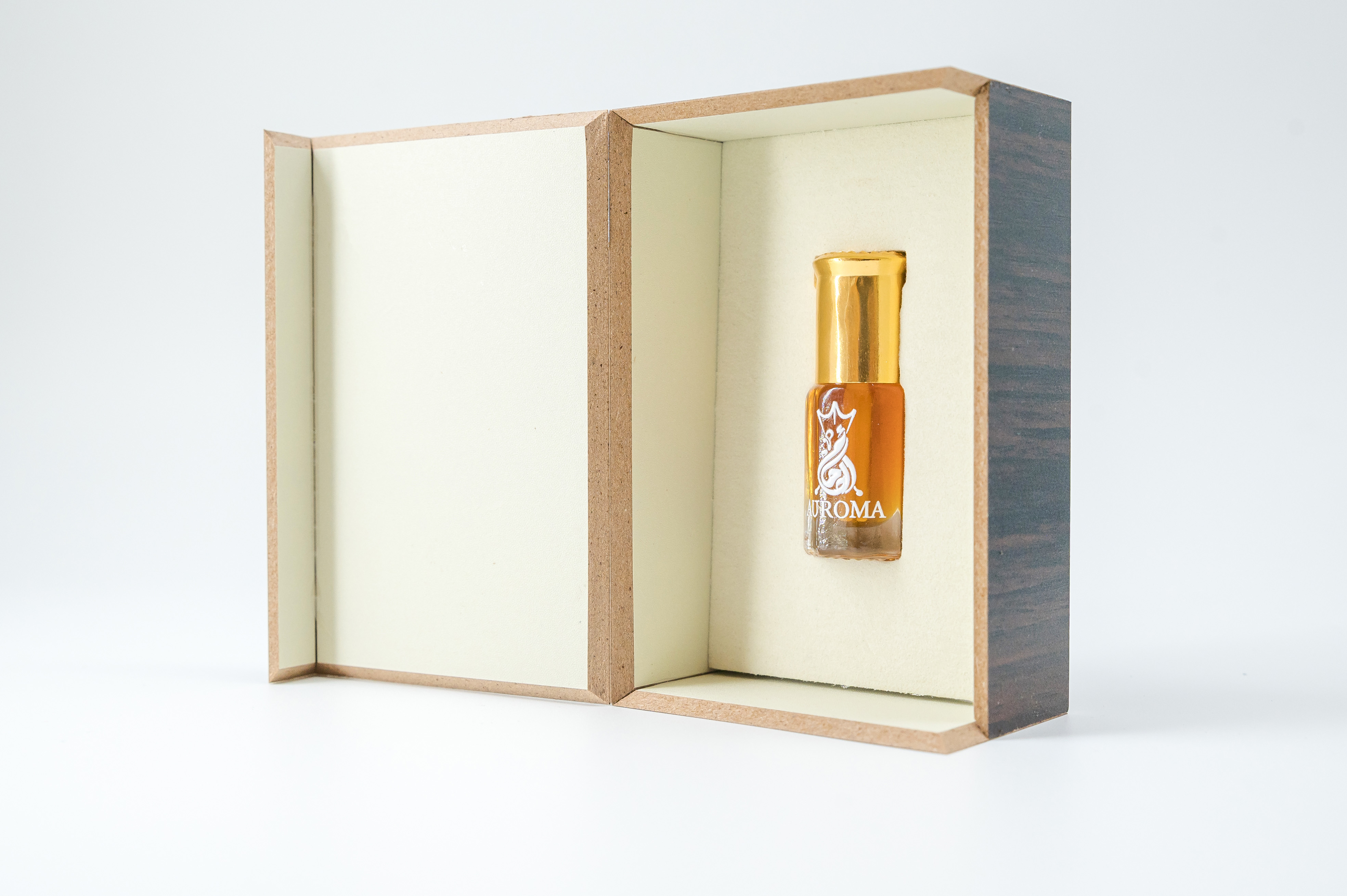 WHITE OUD